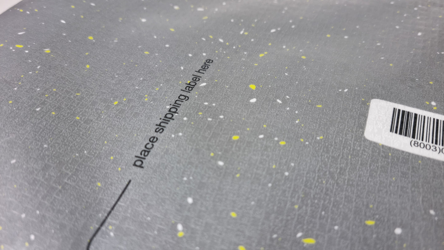 Graue, abwischbare Oberfläche einer Mehweg-Versandbox in Grau